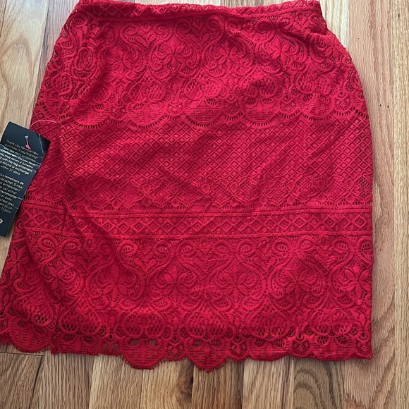 Bebe red two piece skirt and top - Picture 2 of 6